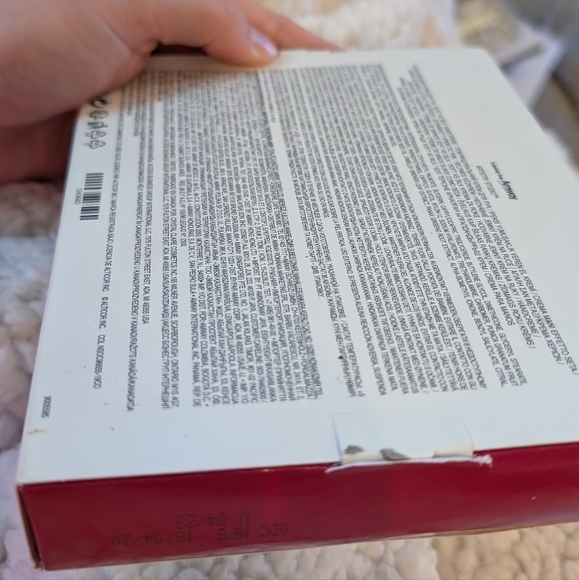 Artistry studio NWT hand lotion - Picture 7 of 8